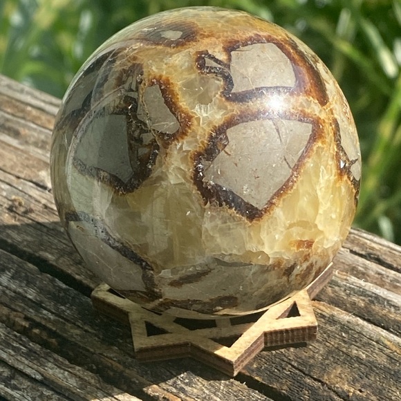 Septarian Sphere - Picture 4 of 11